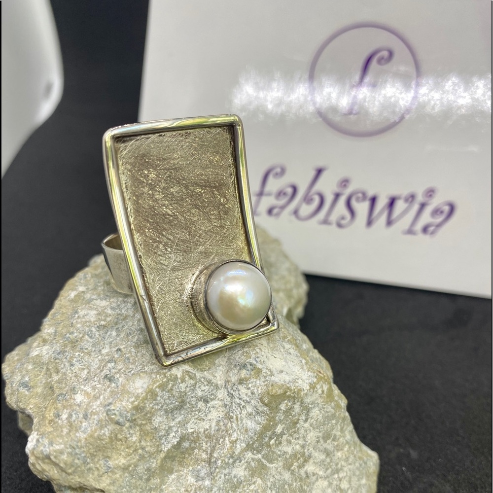 Ring, adjustable